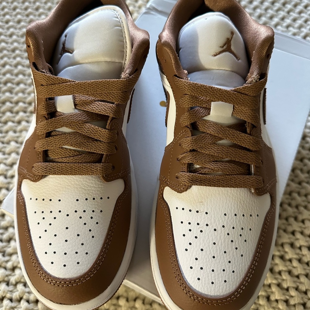 New AJ 1 Low sneakers Womens 7.5